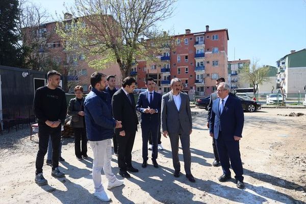 Edirne Valisi Yunus Sezer, 1. Murat Mahallesi'ndeki Yeni Okul İnşaatını İnceledi