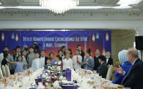 Cumhurbaşkanı Erdoğan, Devlet Korumasındaki Çocuklarla İftarda Buluştu