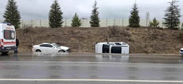 Afyonkarahisar'da Trafik Kazasında 6 Kişi Yaralandı