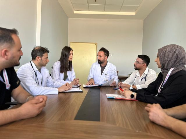 Van Eğitim ve Araştırma Hastanesi'nde Yeni Dahiliye Eğitim Kliniği Açıldı