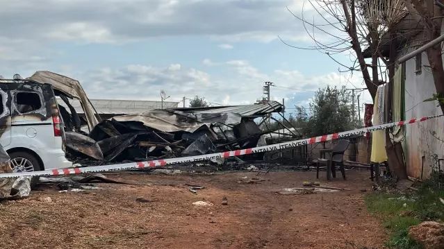 Antalya'da Yangında Hamile Kadın ve 5 Çocuğu Hayatını Kaybetti