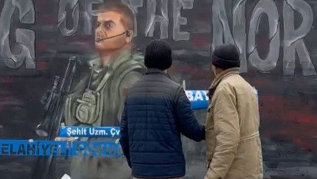 Belediye Başkanı, Samsunlu Öğrencinin Şehit Anısına Yaptığı Duvar Resmini Ödüllendirdi