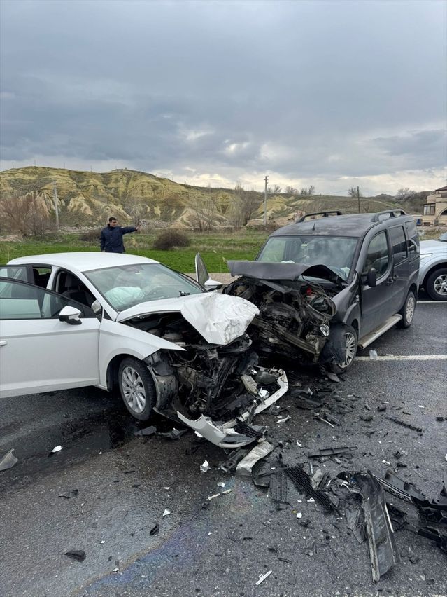 Ürgüp'te Trafik Kazasında 4 Kişi Yaralandı