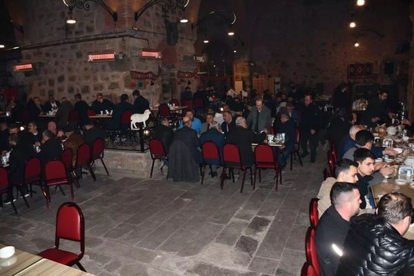 Vezirköprü Madeni İşler Esnafı İftar Programında Bir Araya Geldi