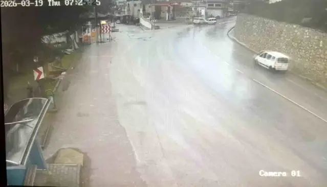 Bursa'da Bayram Öncesi Kafa Kafaya Çarpışma: 7 Yaralı