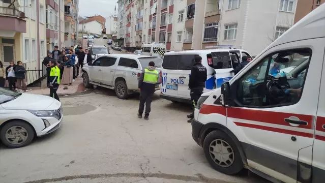 Boyabat'ta Üç Araçlı Zincirleme Kazada 2 Kişi Yaralandı