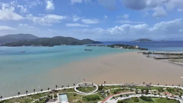 Fethiye ve Marmaris'te Yağış Sonrası Deniz Suyu Renginde Değişim