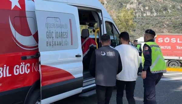 Göç İdaresi Bayramda 375 Mobil Araç ve 2 Bin 254 Personelle Görevde