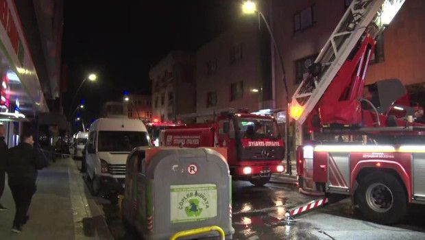 Küçükçekmece’de 5 Katlı Otelde Çıkan Yangın Kontrol Altına Alındı