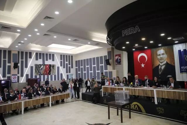 Kuşadası Belediye Meclisi, Başkan Vekili Tahsin Demirtaş'ı Seçti