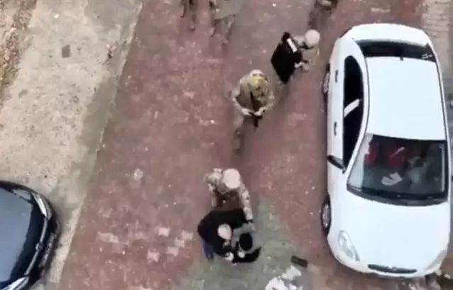 Gaziantep'te Özel Harekat Operasyonuyla Aranan Şahıs Silahlı Direniş Sonrası Yakalandı