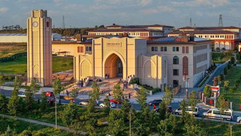 İbn Haldun Üniversitesi YÖKAK'tan 5 Yıllık Tam Akreditasyon Aldı