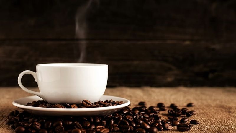 Teksas Üniversitesi Araştırması: Gece Kahve Tüketimi Riskli Davranışları Artırıyor