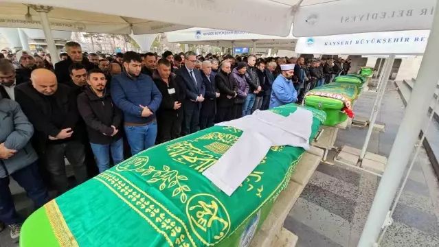 Tıp Öğrencisi Yaren Mercan Trafik Kazasında Hayatını Kaybetti