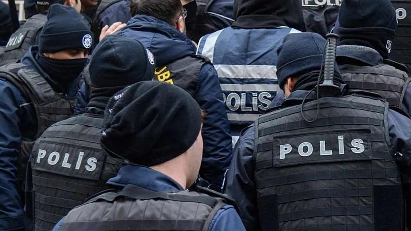 İstanbul’da Ünlüler de Dahil 17 Kişiye Uyuşturucu Operasyonu: Murat Dalkılıç ve Kaan Tangöze Gözaltında