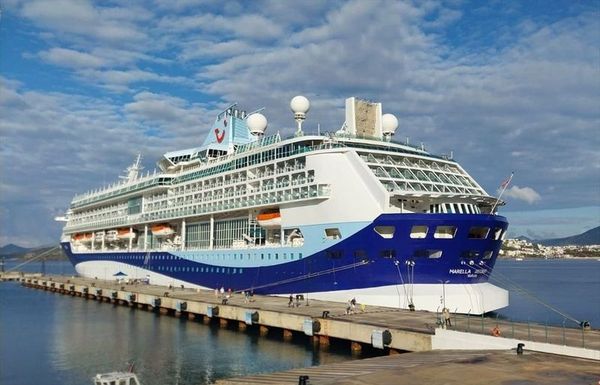 Bodrum Limanı'na 1917 Yolcu Getiren Marella Discovery Kruvaziyeri