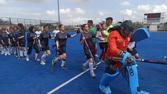 Osmaniye’de Gençler Hokey Grup Müsabakaları Başladı