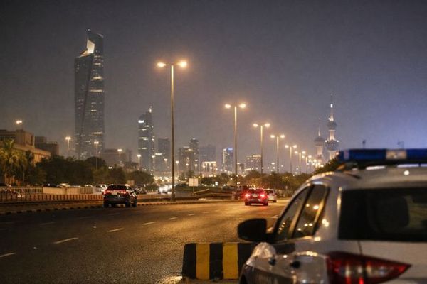 Kuveyt'ten Güvenlik Uyarısı: Gece Evde Kalın, Zorunlu Hallerde Dışarı Çıkın