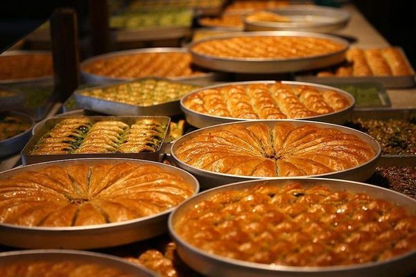 Baklavacı Güllüoğlu'nun Varlıkları 223 Milyon TL Muammen Bedelle Satışa Çıkıyor