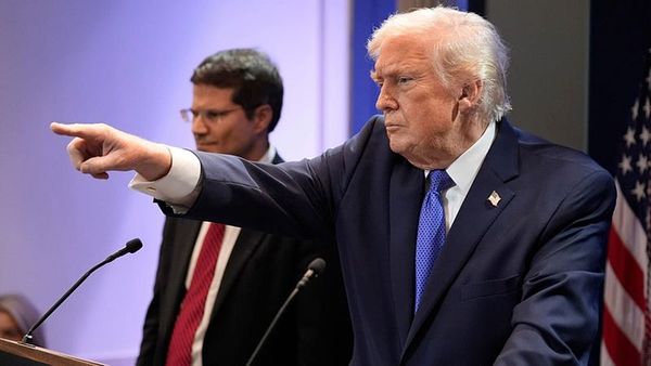 Trump, Yüksek Mahkeme Kararının Ardından Yeni %10 Küresel Gümrük Vergisi Getirecek