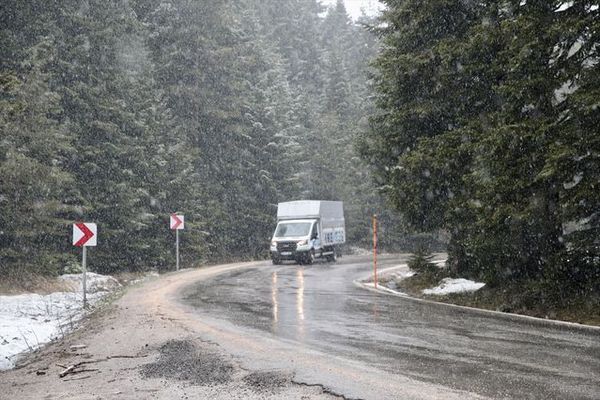 Bolu ve Karabük’te Nisan Ayında Kar Yağışı Etkisini Gösterdi