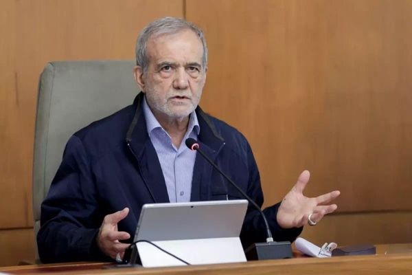 İran Cumhurbaşkanı Pezeskiyan'dan Altyapı Saldırılarına Sert Uyarı