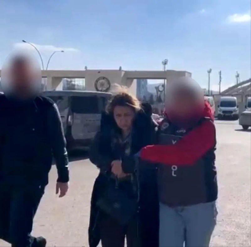 Ankara'da MİT Mensubu Kılığındaki Kadın Dolandırıcı Tutuklandı