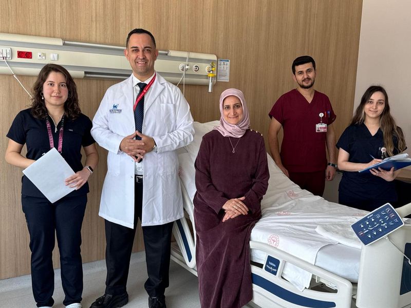 Almanca Öğretmeni Gönül Şahin Mezkit, 30 cm'lik Dev Tümörden 5 Saatlik Ameliyatla Kurtuldu