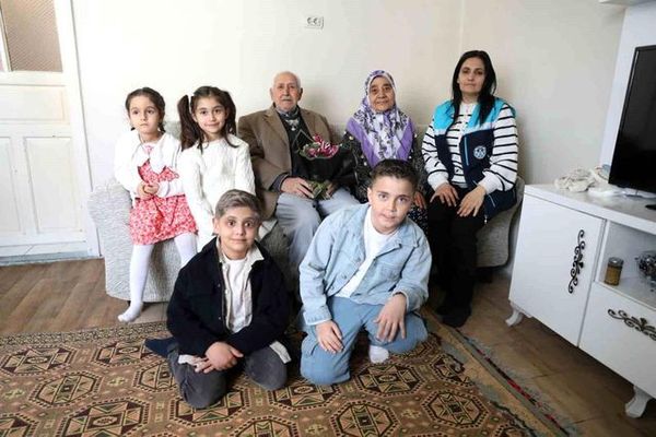 Battalgazi Belediyesi Çocuklarla Yaşlıları Bayramda Ziyaret Etti