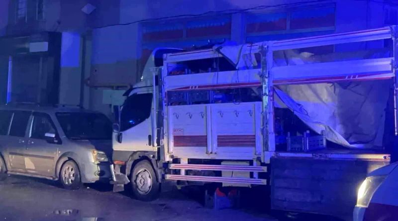 Mersin'de Genç Kız 4. Kattan Kamyonet Kasasına Düşerek Ağır Yaralandı