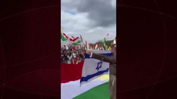 Almanya'daki Nevruz Kutlamalarında İsrail Bayrağı Açıldı, Netanyahu Sloganları Atıldı