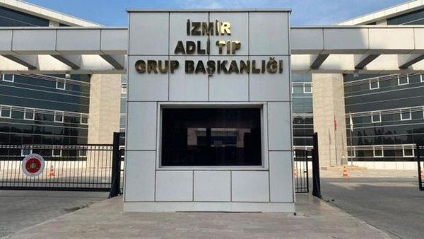 İzmir'de Sahilde Yeni Doğmuş Kız Bebek Cesedi Bulundu