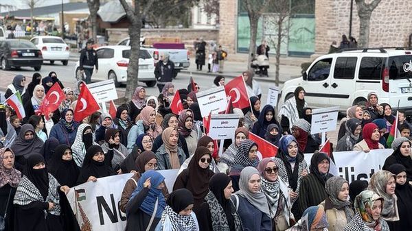 Konya'da Filistin'e Destek İçin Geniş Katılımlı Yürüyüş Gerçekleştirildi