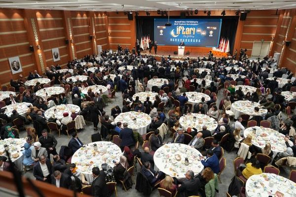 Zorlu'dan Özel'e Tepki: Türkiye'nin Güvenliği Siyasete Alet Edilemez