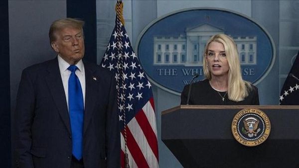 Trump, Adalet Bakanı Pam Bondi'nin Görevden Alınmasını Değerlendiriyor