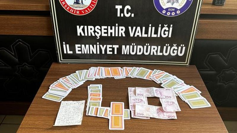 Kırşehir'de Kıraathanede Kumar Baskını: 4 Kişiye 46 Bin TL Ceza