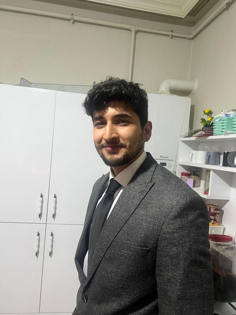 Mersin'de Üniversite Öğrencisi Ömer, Dolandırıcılık Suçlamasıyla 20 Yıl Hapis Cezası Aldı