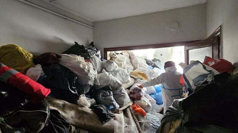 Mahkeme Kararıyla Bursa'daki Çöp Evden 4 Kamyon Atık Çıkarıldı