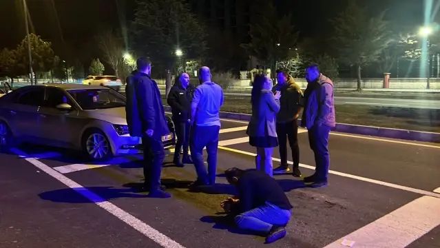 Nevşehir'de Alkollü Sürücünün Kırmızı Işıkta Yolcu Aracına Çarpması Vatandaşların Tepkisini Çekti