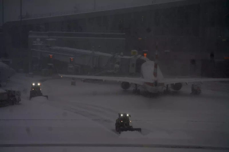 ABD'nin Kuzeydoğusunda Yoğun Kar Yağışı Uçuşları Durdurdu