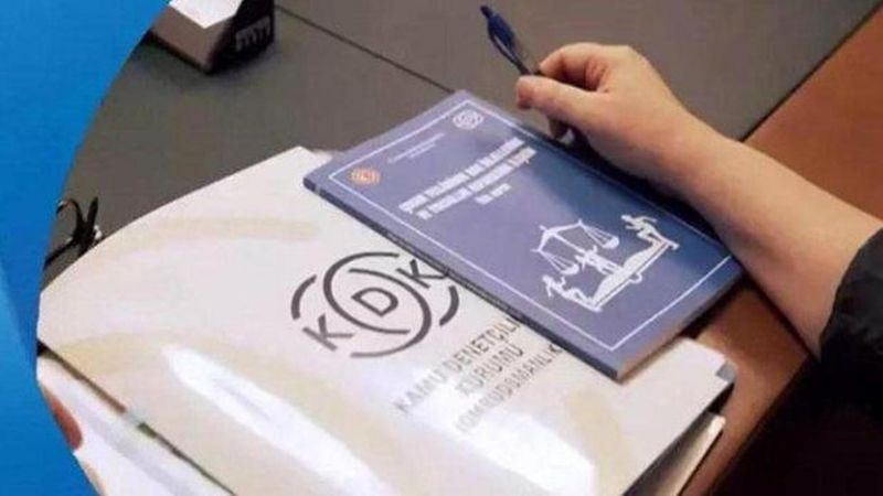 Yıldız Teknik Üniversitesi'nin 16 Bin Liralık Ders Kitabı Zorunluluğuna KDK'dan Tavsiye Kararı