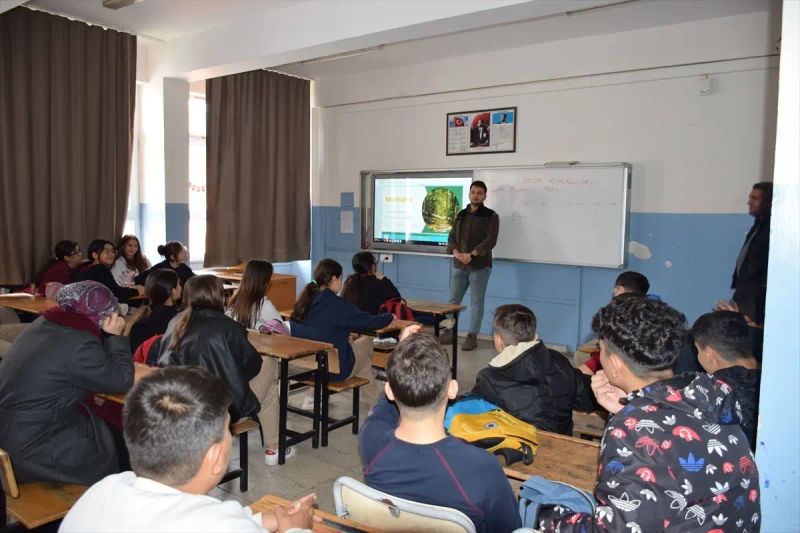 Kilis'te Dünya Ormancılık Günü’nde 5 Bin Fidan Ücretsiz Dağıtıldı