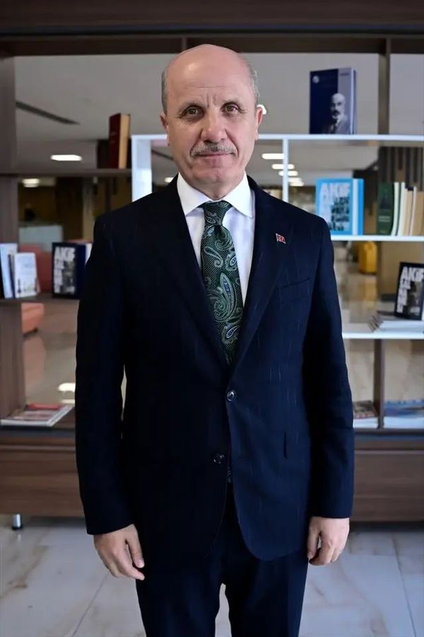 YÖK Başkanı Prof. Dr. Erol Özvar: Üniversitelerde 3 Yıllık Eğitim Dönemi Hazırlığı