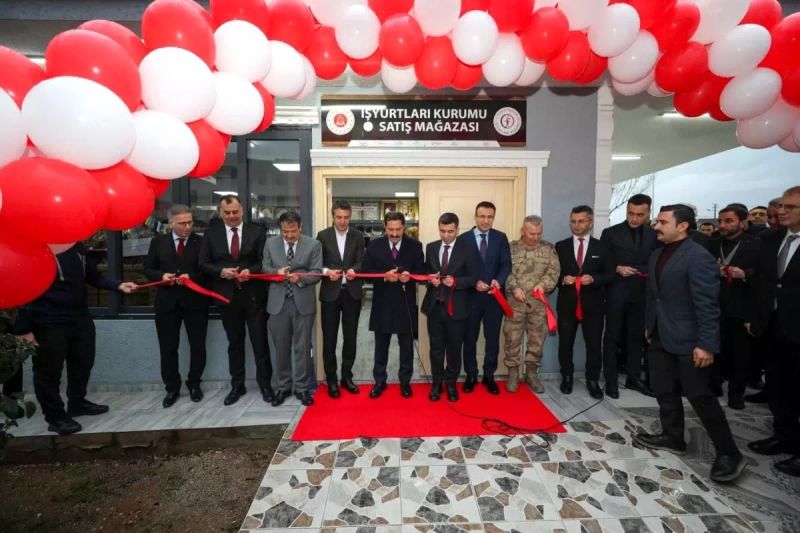 Kırıkhan'da Tutuklu ve Hükümlü Ürünlerinin Satıldığı İşyurtları Mağazası Açıldı