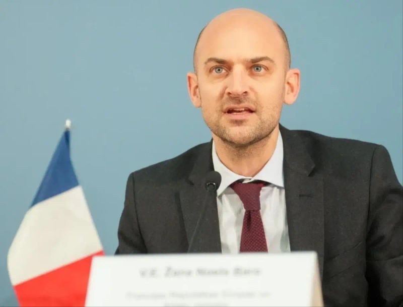 İran ve Fransa Dışişleri Bakanları Telefon Görüşmesi Gerçekleştirdi