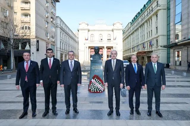 TBMM Başkanı Kurtulmuş, Bükreş'teki Atatürk Anıtı'nı Ziyaret Etti