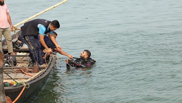 Bangladeş'te Otobüsün Padma Nehri'ne Düşmesi Sonrası 24 Kişi Hayatını Kaybetti