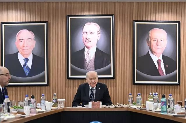 Devlet Bahçeli, Ramazan Bayramı'nda Ülkü Ocakları Vakfı'nı Ziyaret Etti
