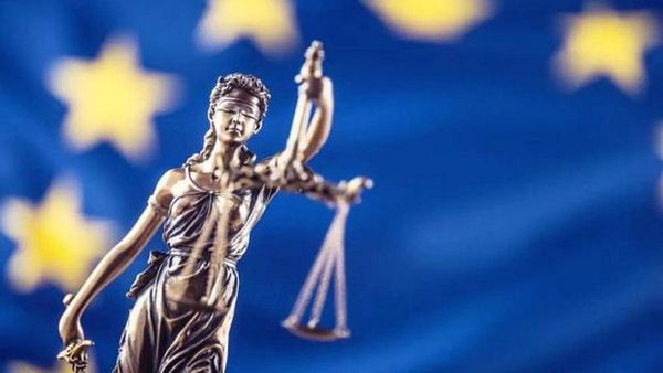 Alman Tarihçisi Miriam Gebhardt, İkinci Dünya Savaşı'nda Batılı Askerlerin Kadınlara Yaptığı Zulmü Aydınlatıyor