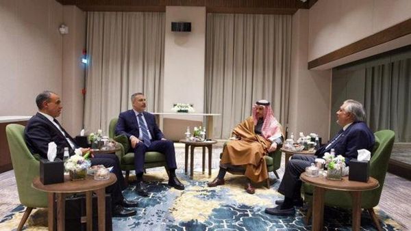 İslamabad’da Üç Ülke Dışişleri Bakanları Kritik Görüşmeler İçin Buluşuyor